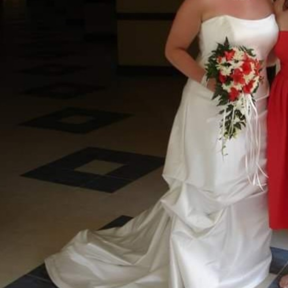 Ulla Maija Couture Ivory Wedding Gown